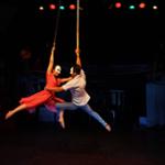 Artistes du Phare cirque pendant une représentation