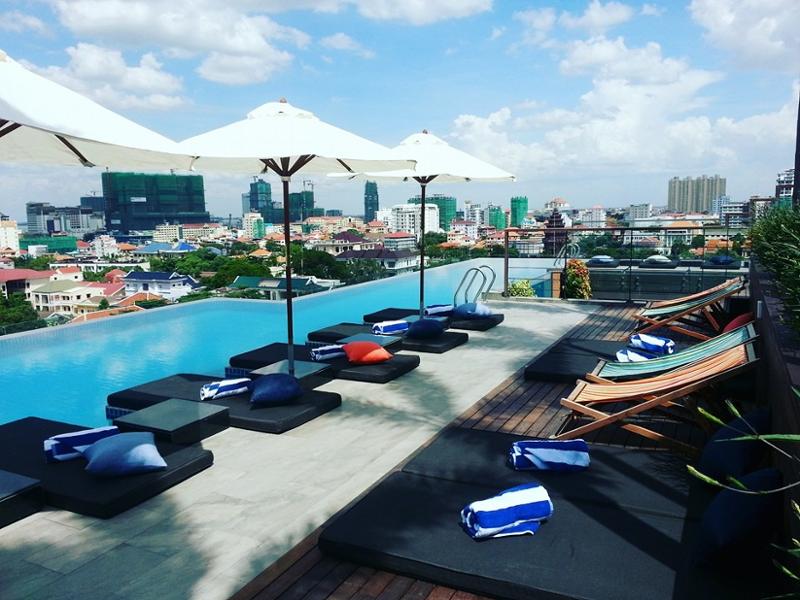 5 bars rooftop pour aller boire un verre à Phnom Penh