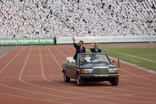 Le Premier ministre Hun Sen lors de son arrivée dans le Stade Olympique. ©AKP